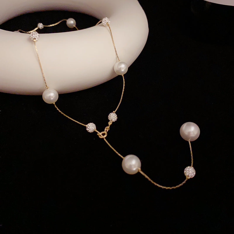 Dancing Pearl Sparkle Necklace