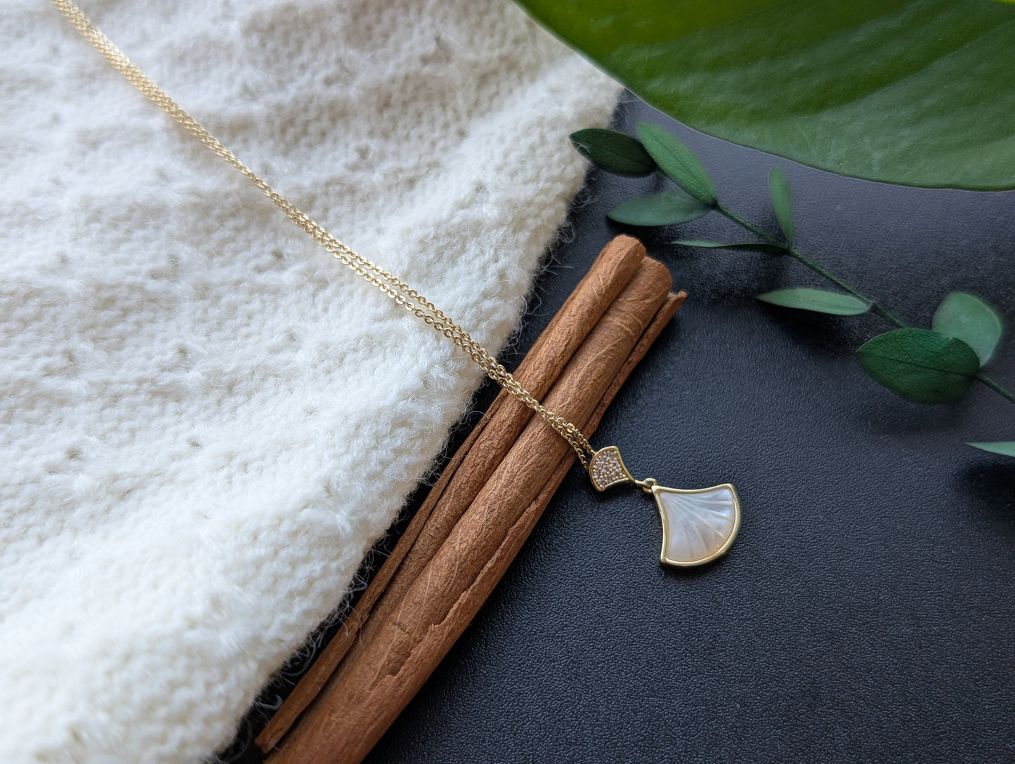 Fan Pendant Necklace