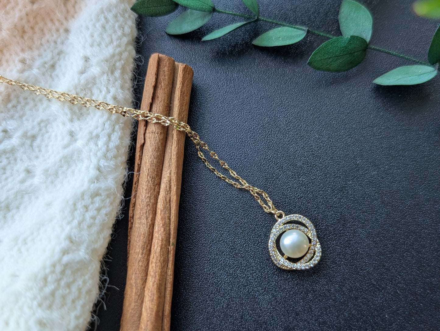 Sweet Orbit Pearl Necklace