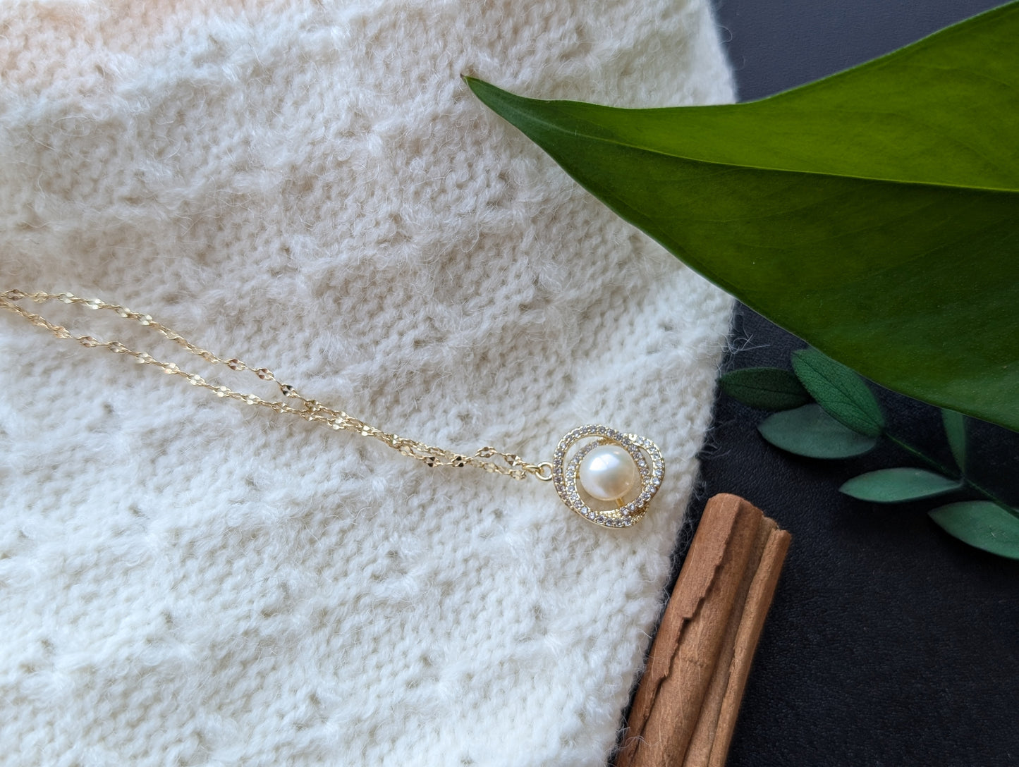 Sweet Orbit Pearl Necklace