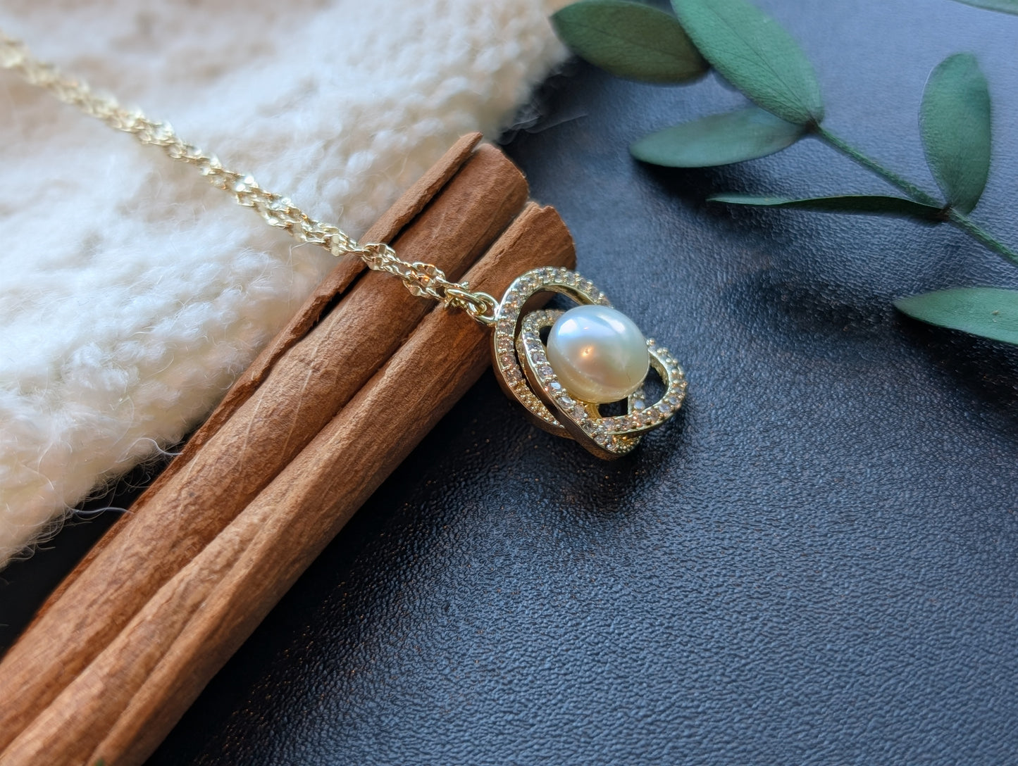Sweet Orbit Pearl Necklace