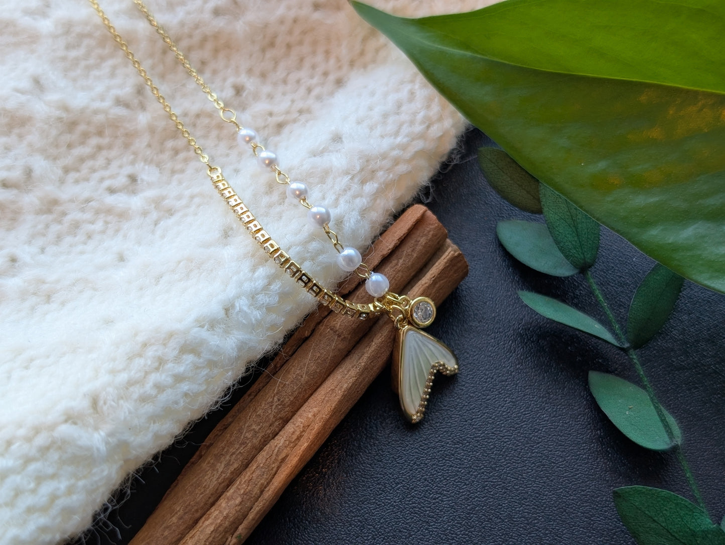Mermaid Kiss Pearl Necklace